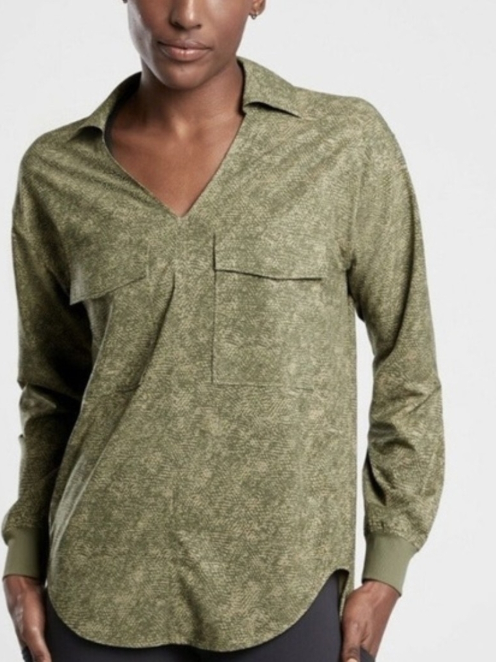 Athleta Zuma Olive Green V-Neck Utility Pullover Top S Small